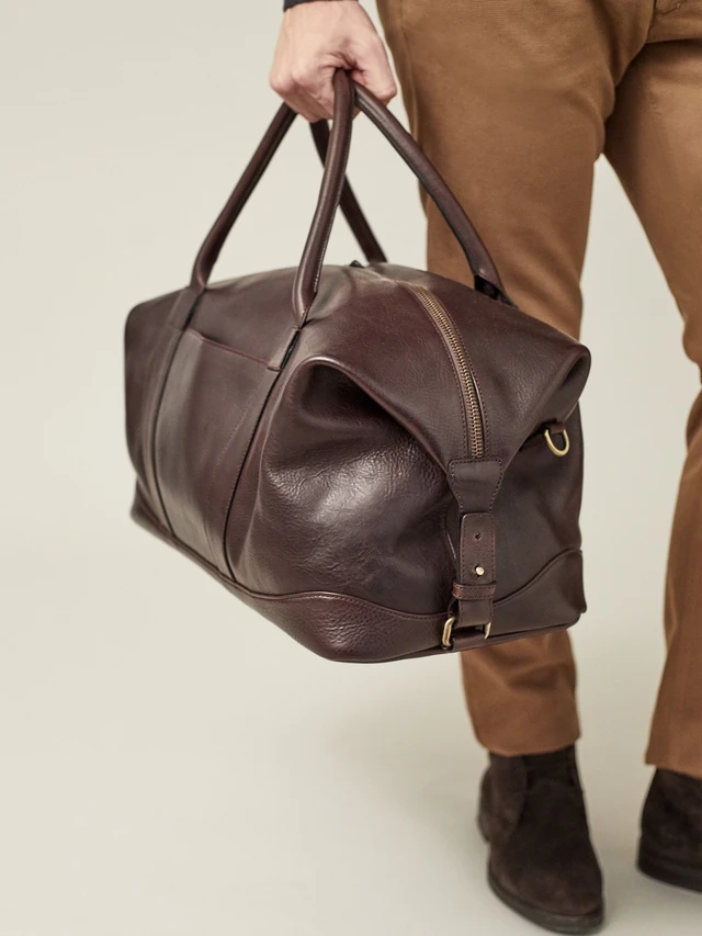 Spacious Weekender Travel Bag With Detachable Shoulder Strap