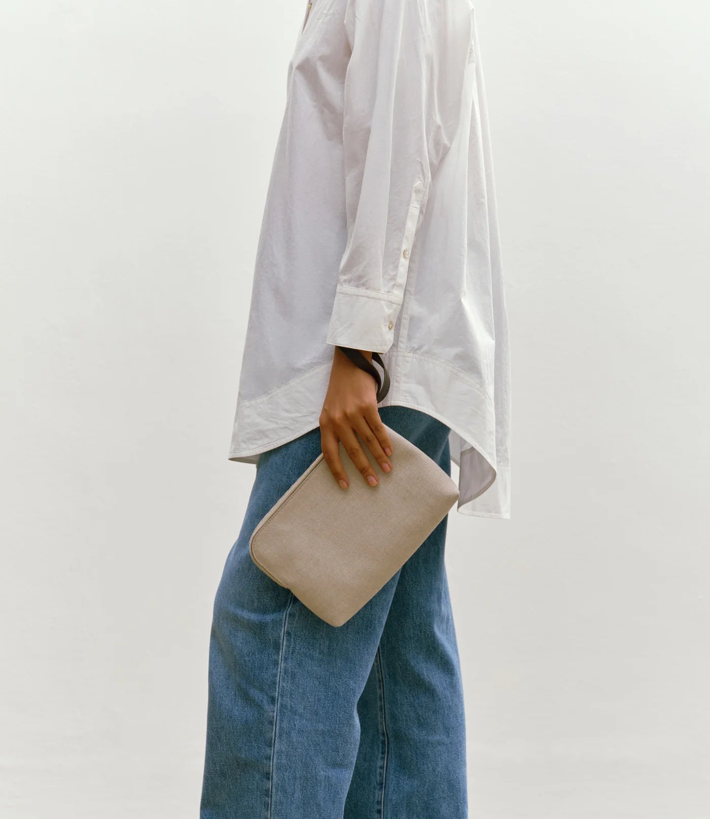 Minimalist Wristlet Zipper Clutch With Detachable Wrist Handle